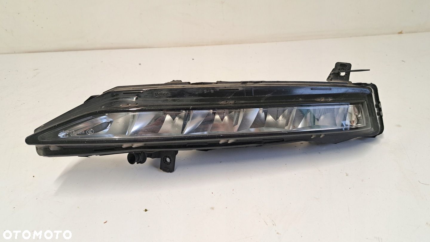 Halogen led DRL LEWY SKODA Superb 3 III LIFT 19-24r - 1