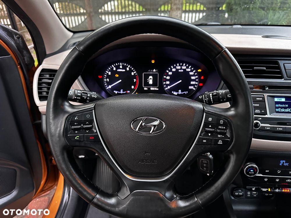 Hyundai i20 blue 1.2 YES!+ - 24