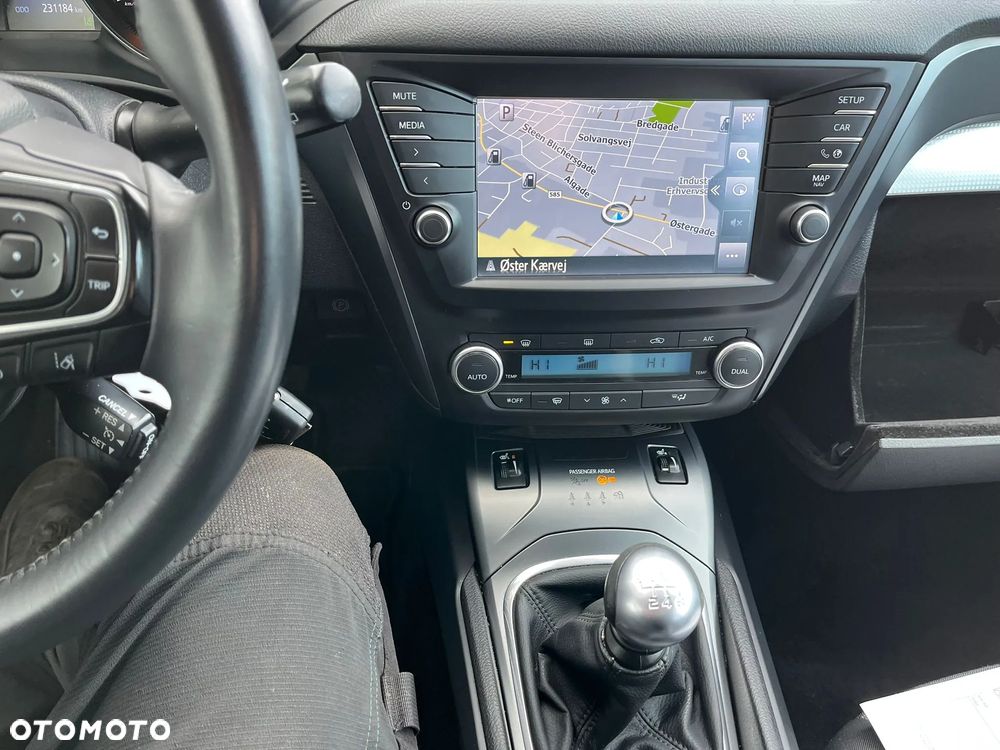 Toyota Avensis 1.8 Executive - 10