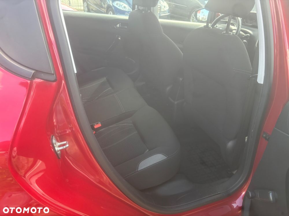 Peugeot 208 1.2 PureTech Active - 18