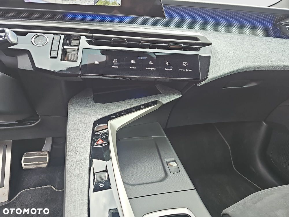 Peugeot 3008 1.2 PureTech mHEV GT S&S e-DCS6 - 17