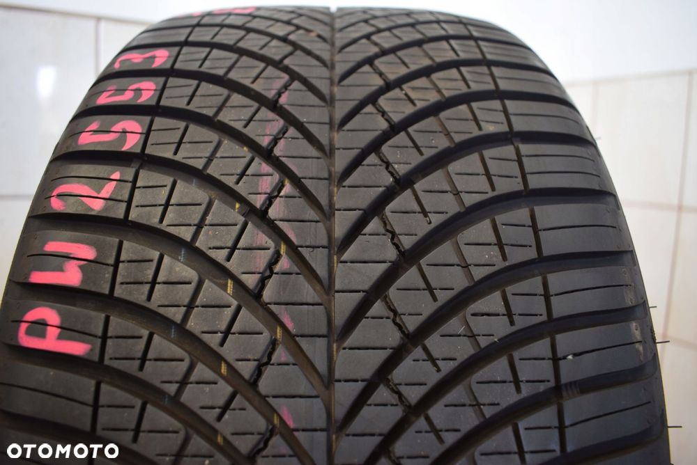 R20 255/35 Goodyear Vector 4Seasons GEN-3 Wysyłka gratis! - 1