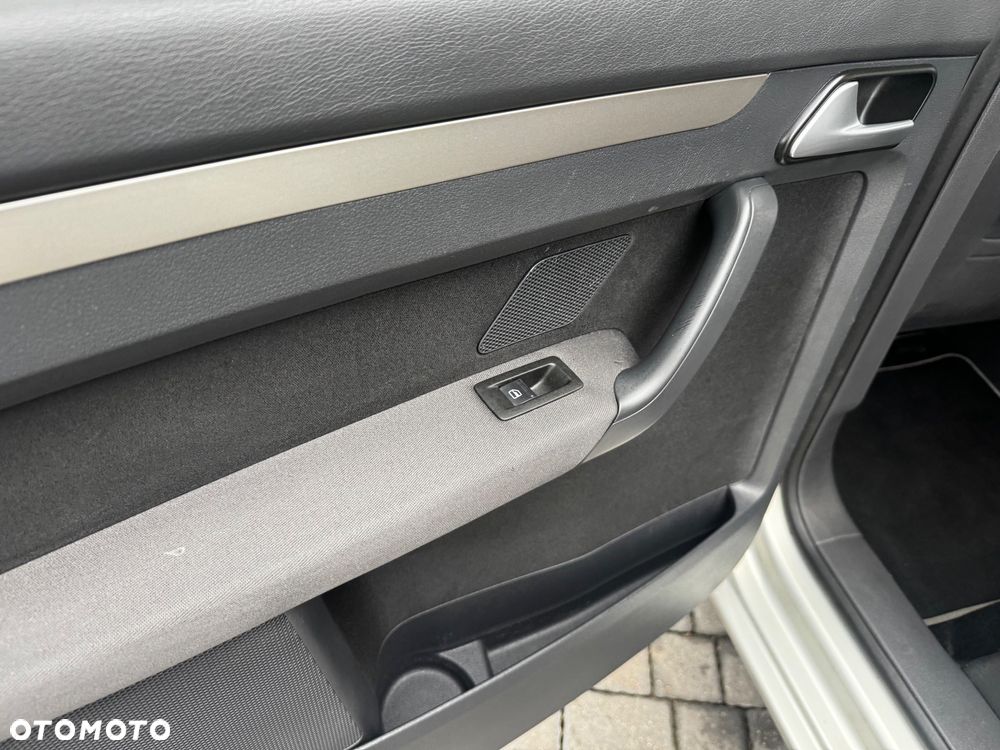 Volkswagen Touran 1.4 TSI United - 21