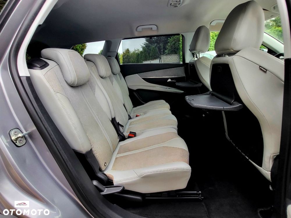 Peugeot 5008 - 8