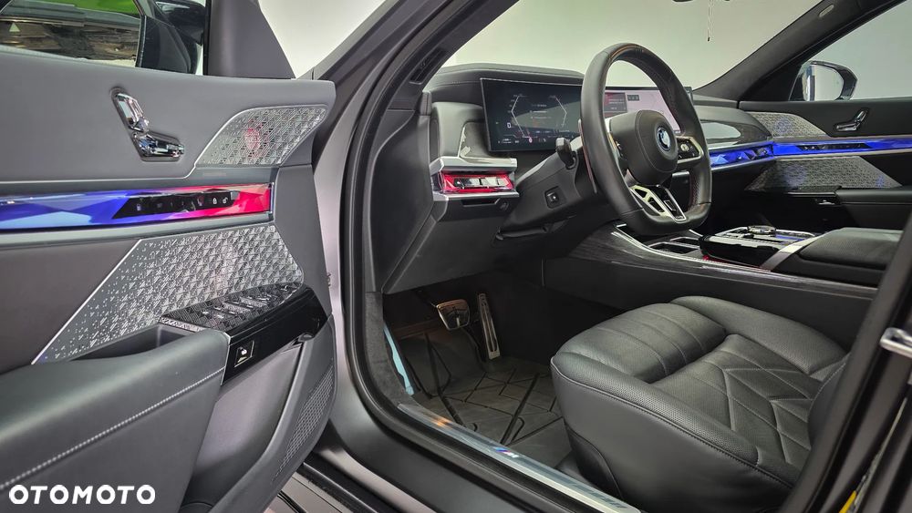 BMW Seria 7 - 31