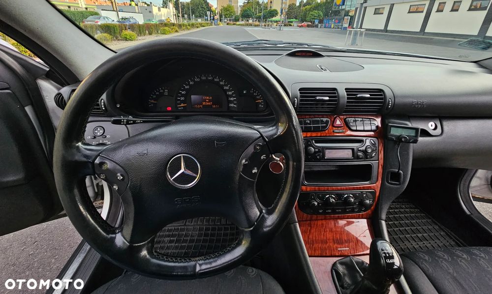 Mercedes-Benz Klasa C 200 T CDI Classic - 14