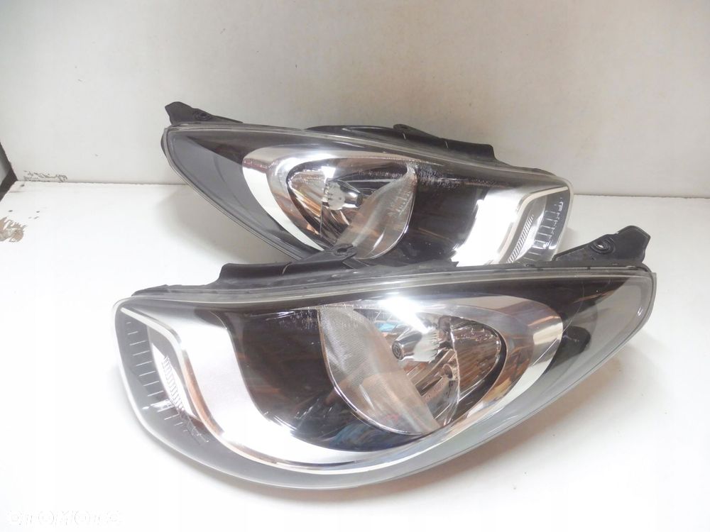 hyundai i20 zwykle komplet lamp - 1