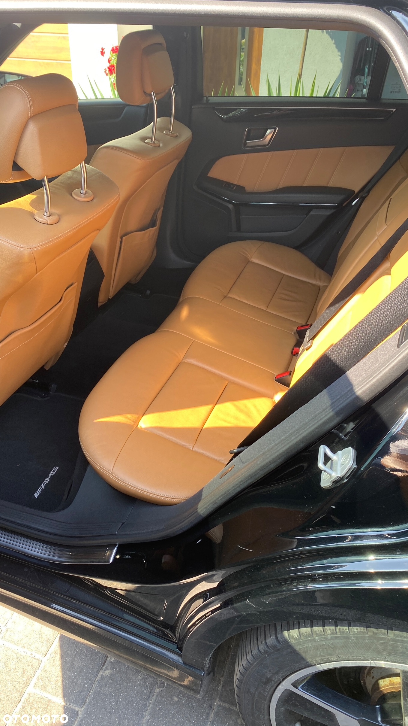 Mercedes-Benz Klasa E 300 CDI BlueEff Avantgarde - 9