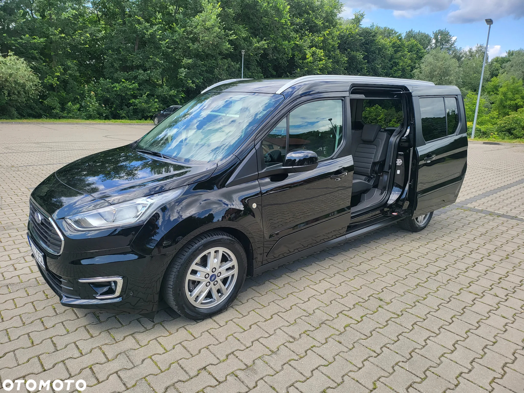 Ford Tourneo Connect Grand - 9