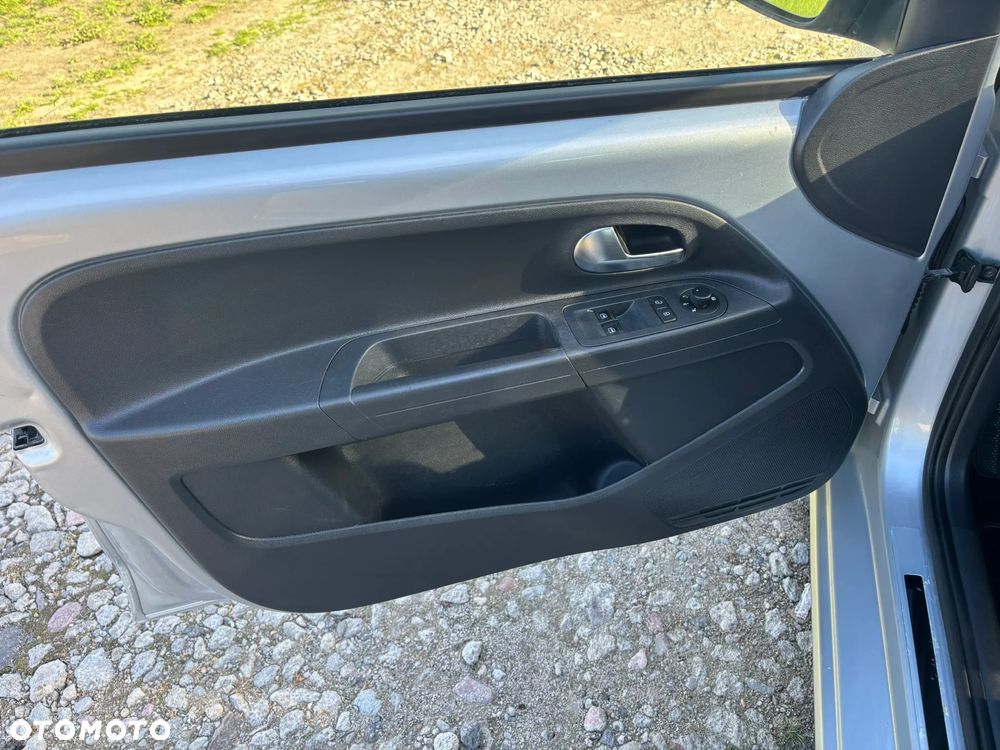Volkswagen up! club - 14