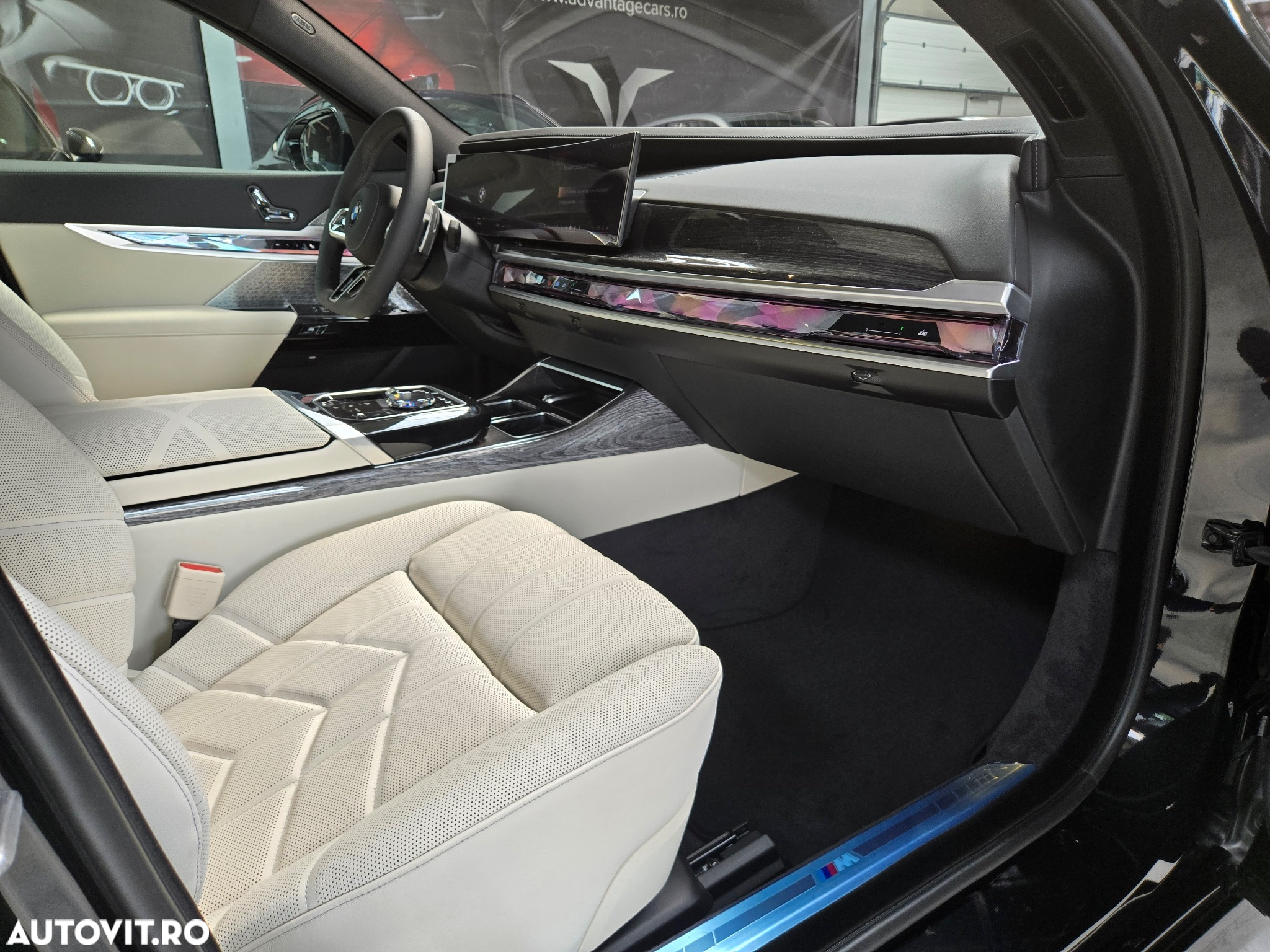 BMW Seria 7 740d xDrive MHEV - 11