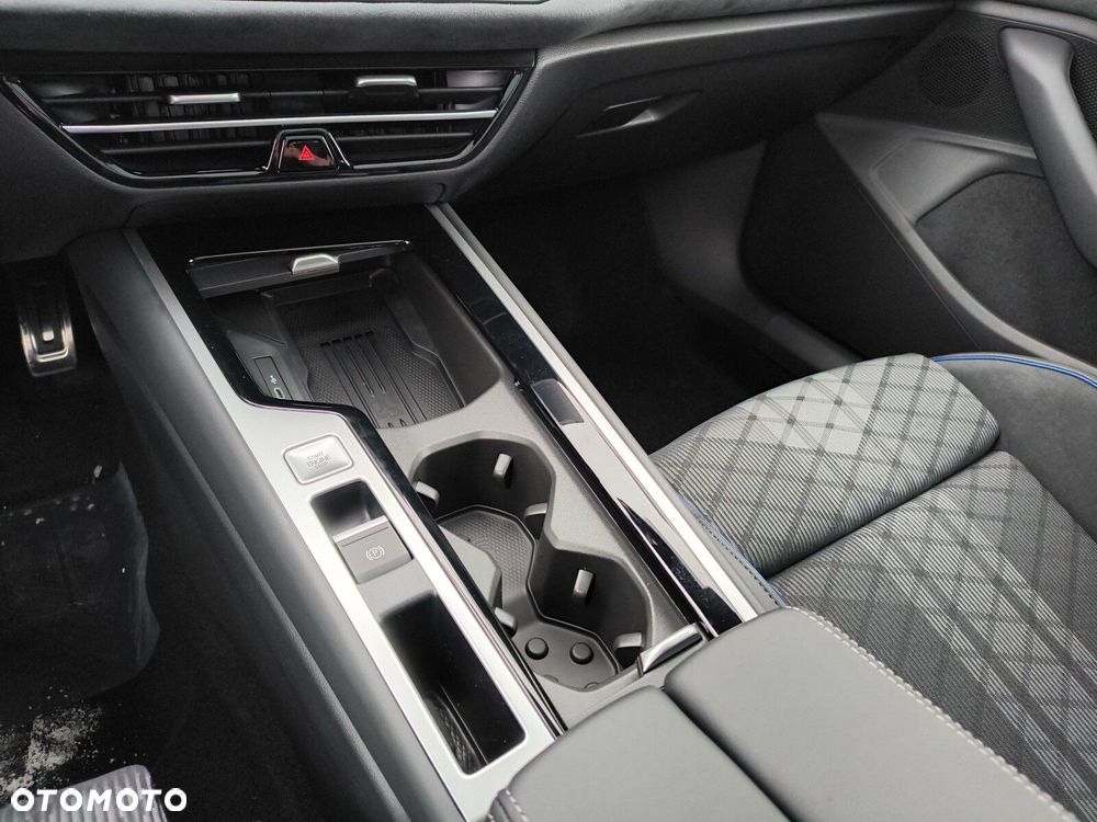 Volkswagen Passat Variant 2.0 TSI R-Line Plus DSG - 15