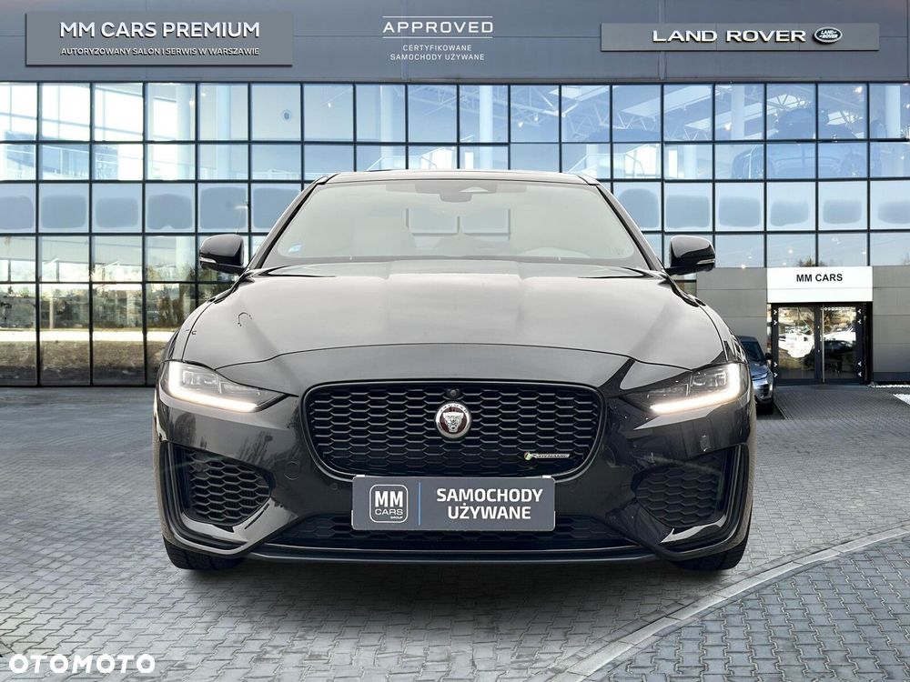 Jaguar XE - 8