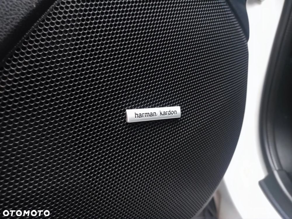 Subaru Forester 2.0i-L Platinum Black Edition EyeSight Lineartronic - 26