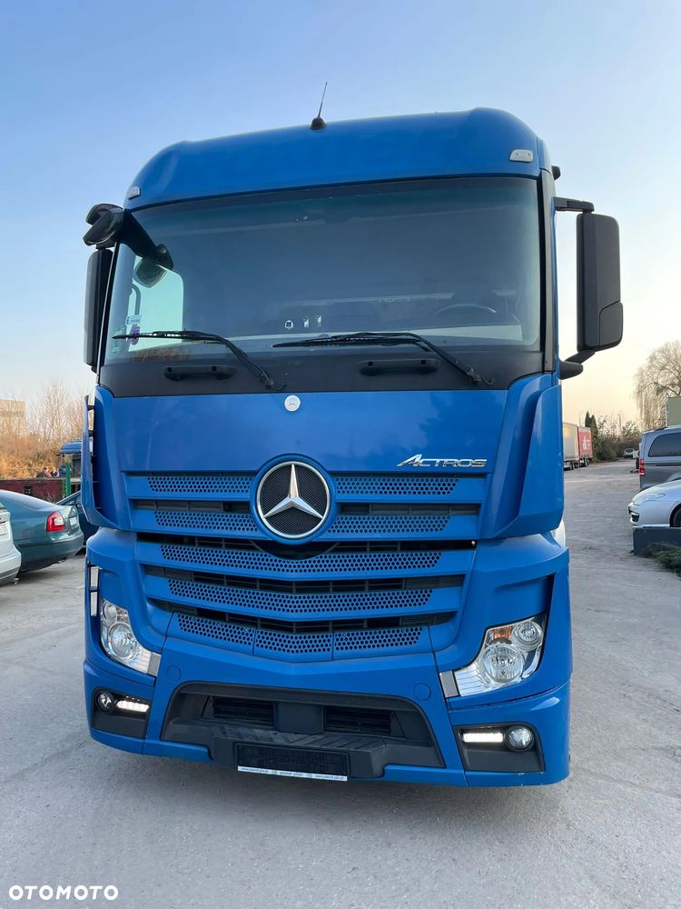 Mercedes-Benz Actros - 2