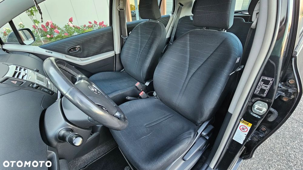 Toyota Yaris - 13