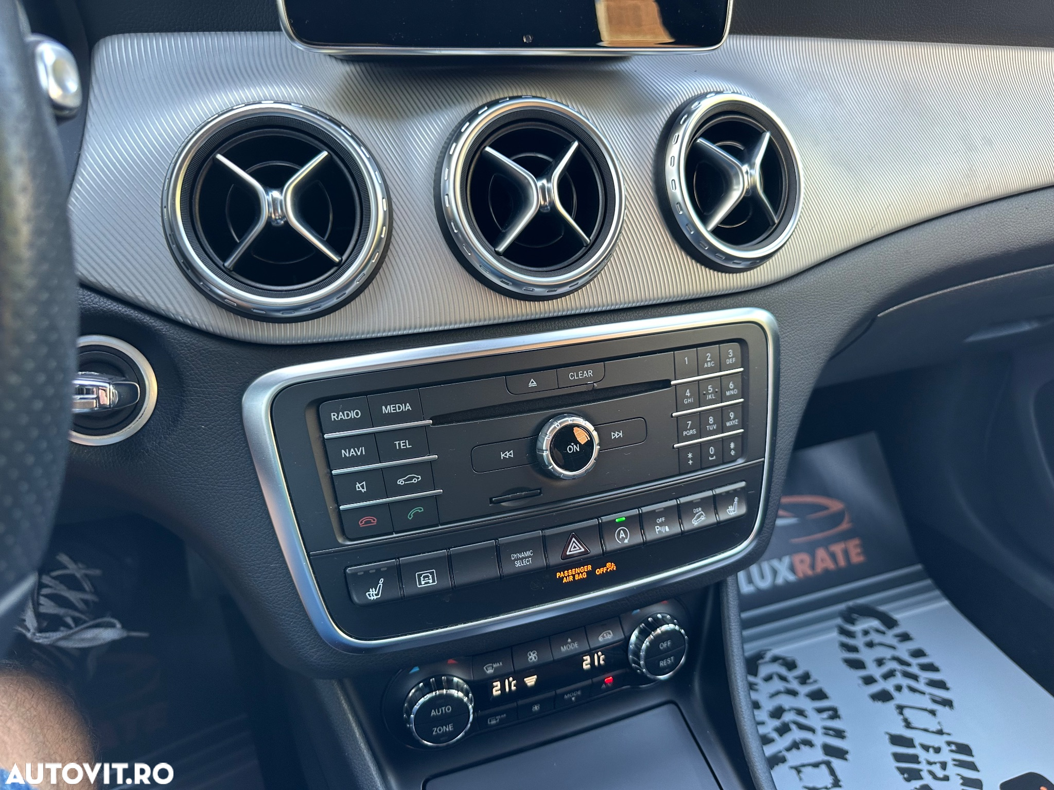Mercedes-Benz GLA - 24