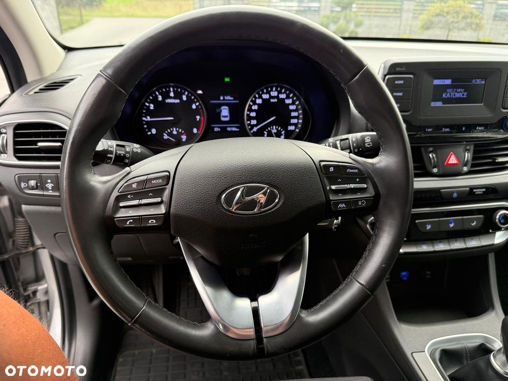Hyundai i30 1.5 DPI Classic + - 15