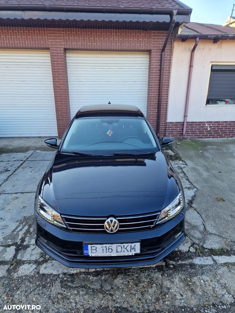 Volkswagen Jetta 2.0 TDI DSG Highline - 2
