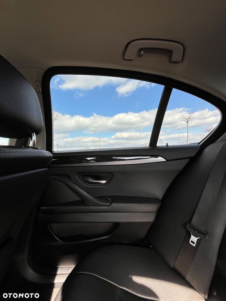 BMW Seria 5 530d Luxury Line - 31