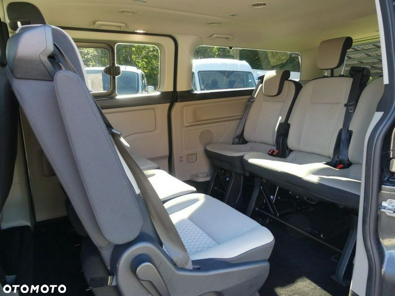 Ford Tourneo Custom - 8