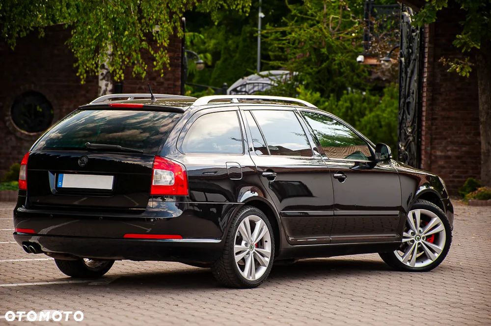 Skoda Octavia 2.0 TDI CR DPF DSG RS - 3