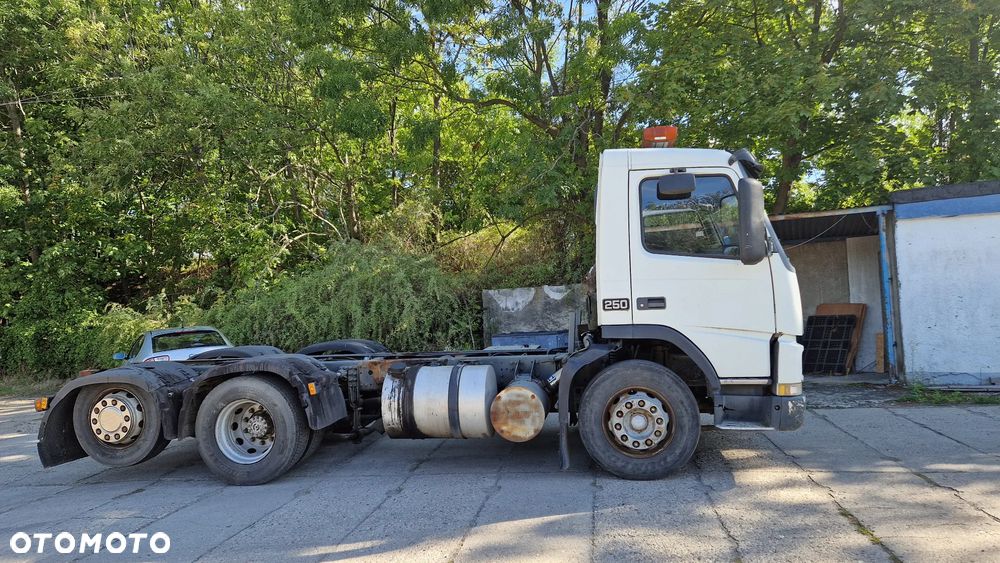 Volvo FM7 6X2 MANUAL 265.000KM - 1