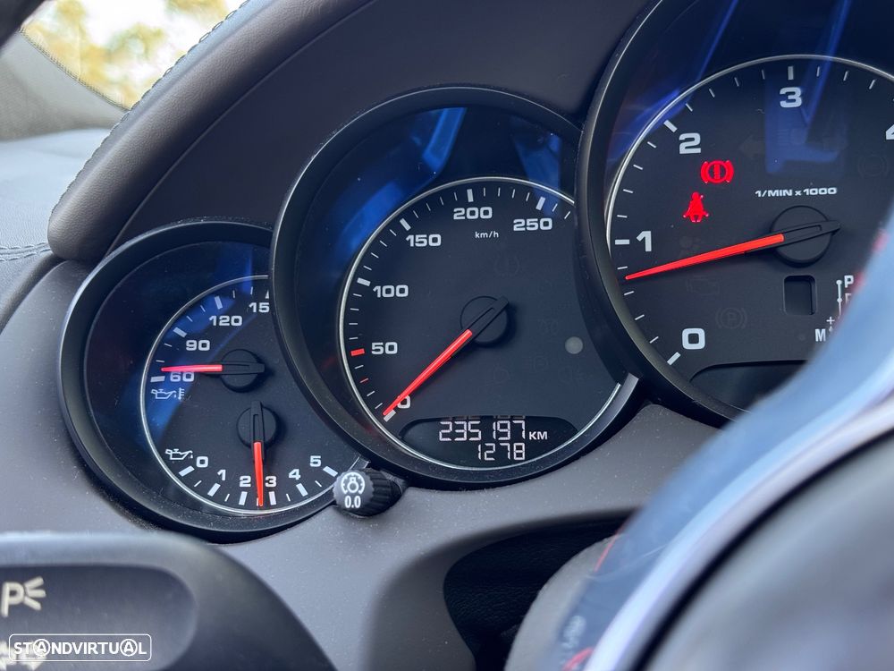 Porsche Cayenne - 16