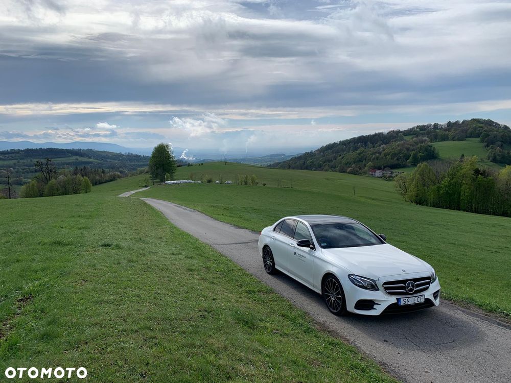 Mercedes-Benz Klasa E 220 d 4-Matic 9G-TRONIC - 36