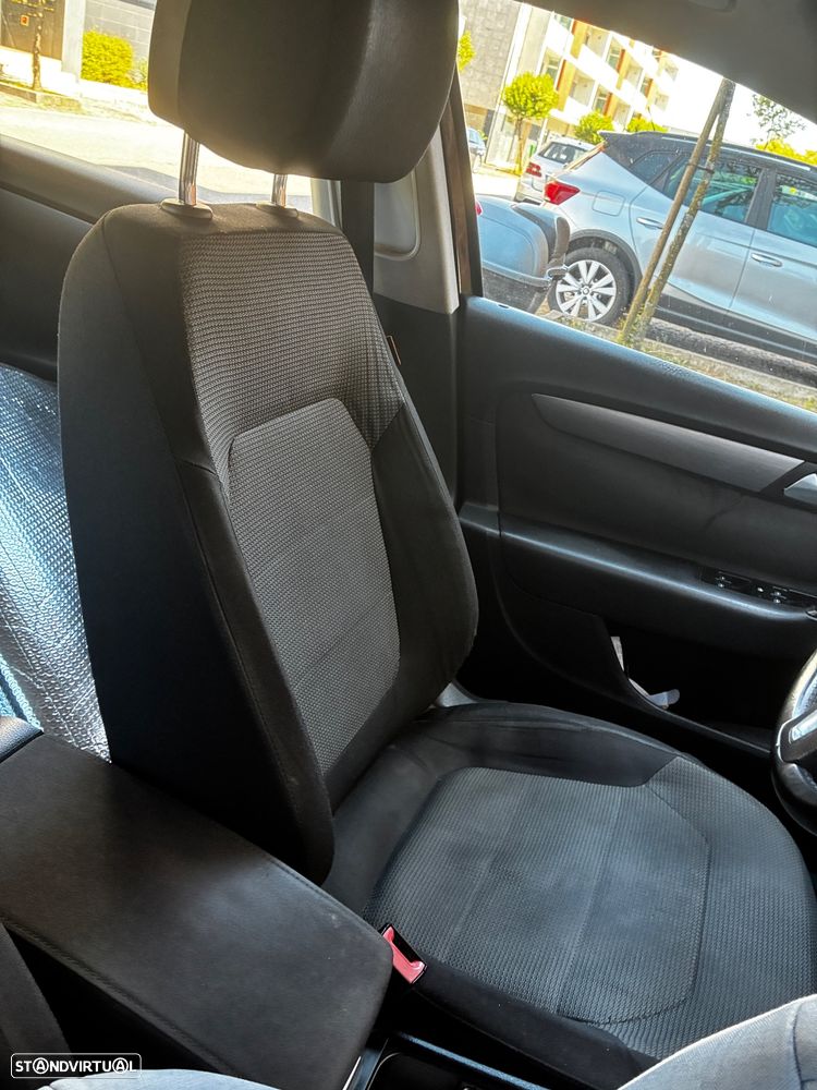 VW Passat Variant 2.0 TDI Trendline - 18