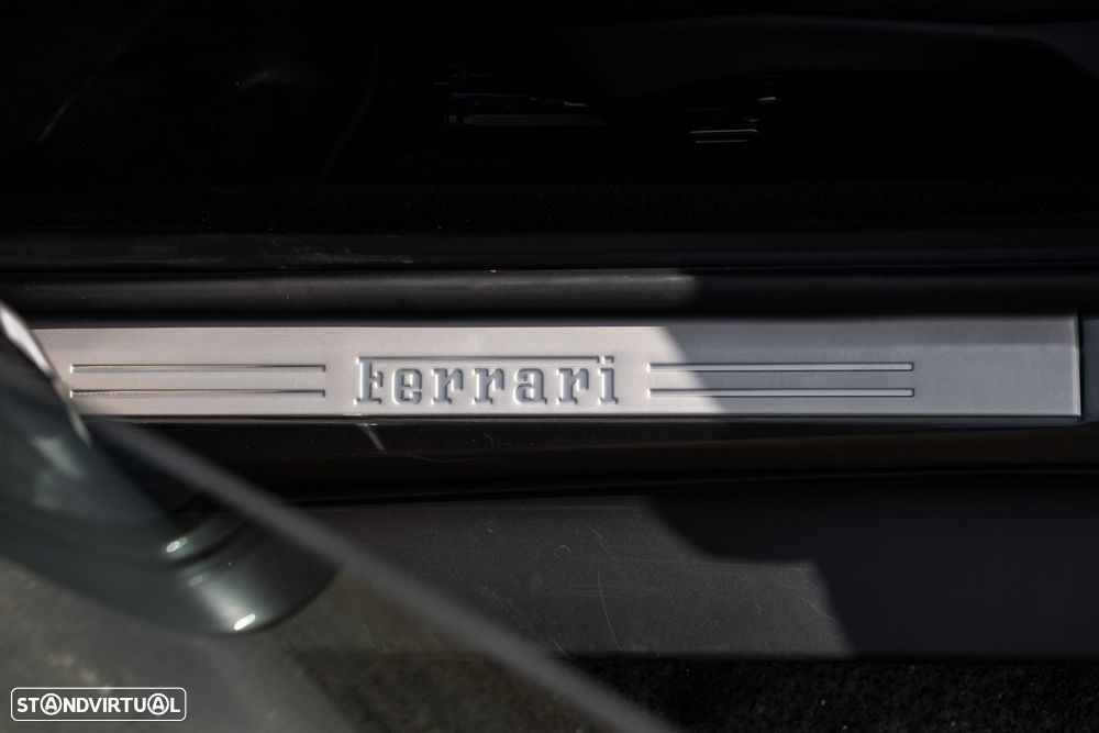 Ferrari Roma 3.9 Twin-Turbo V8 - 15