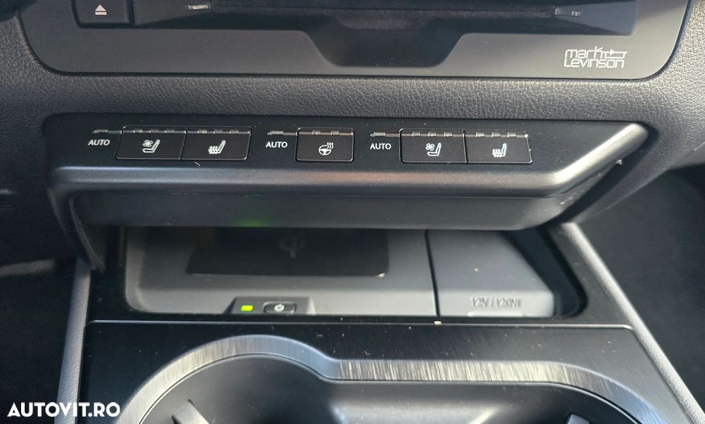 Lexus UX 250h 2.0L HEV 20H- (178 HP) 4X4 CVT Luxury - 24