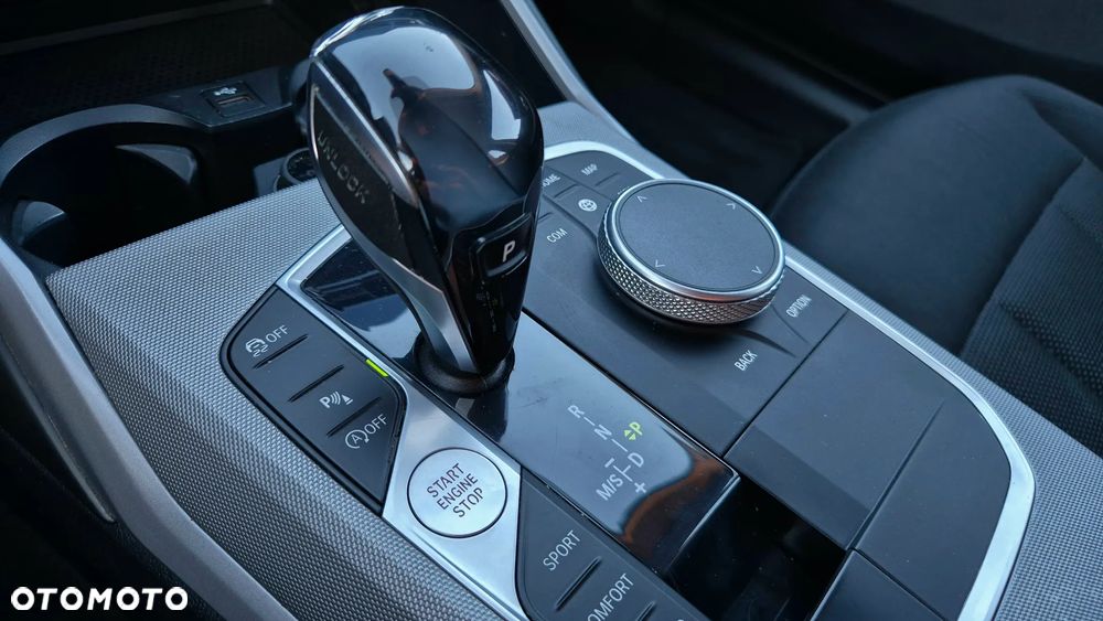 BMW Seria 3 320d Edition Luxury Line Purity - 30