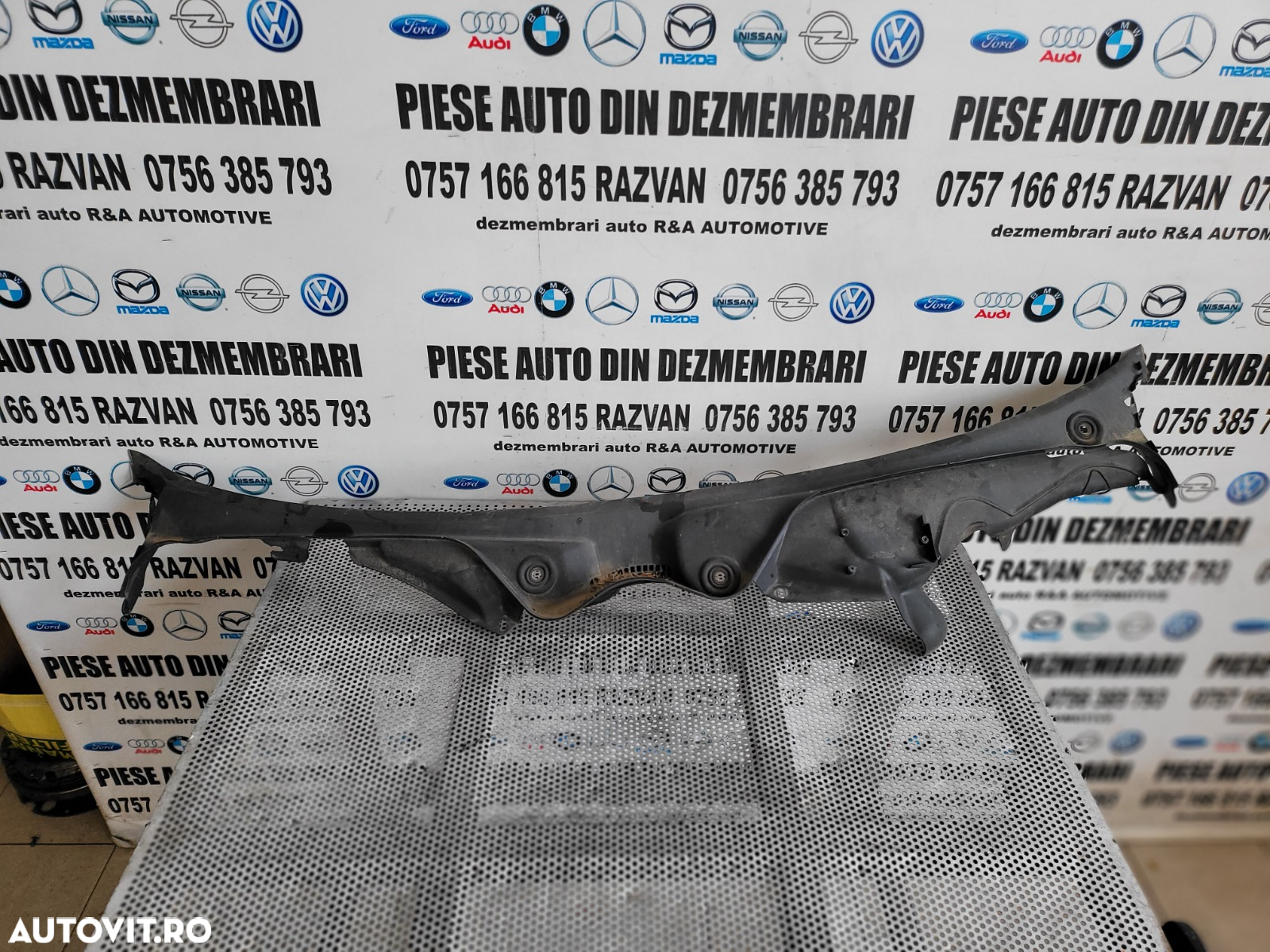 Grila Stergatoare Mercedes E Class W211 Volan Stanga Dezmembrez Mercedes E Class W211 2.7 Cdi Autom - 4