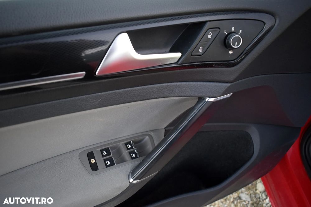 Volkswagen Golf 2.0 TDI 4Motion BlueMotion Technology Edition - 13