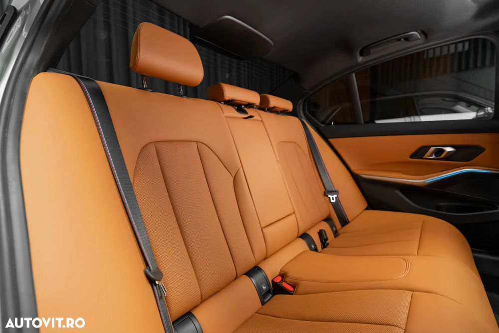 BMW Seria 3 330i xDrive Aut. - 28