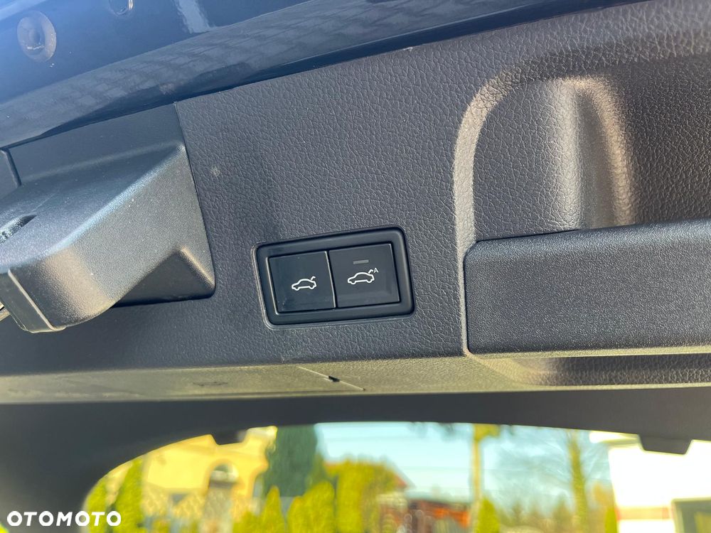 Volkswagen Arteon 2.0 TDI Bi-Turbo SCR 4Mot Elegance DSG - 28
