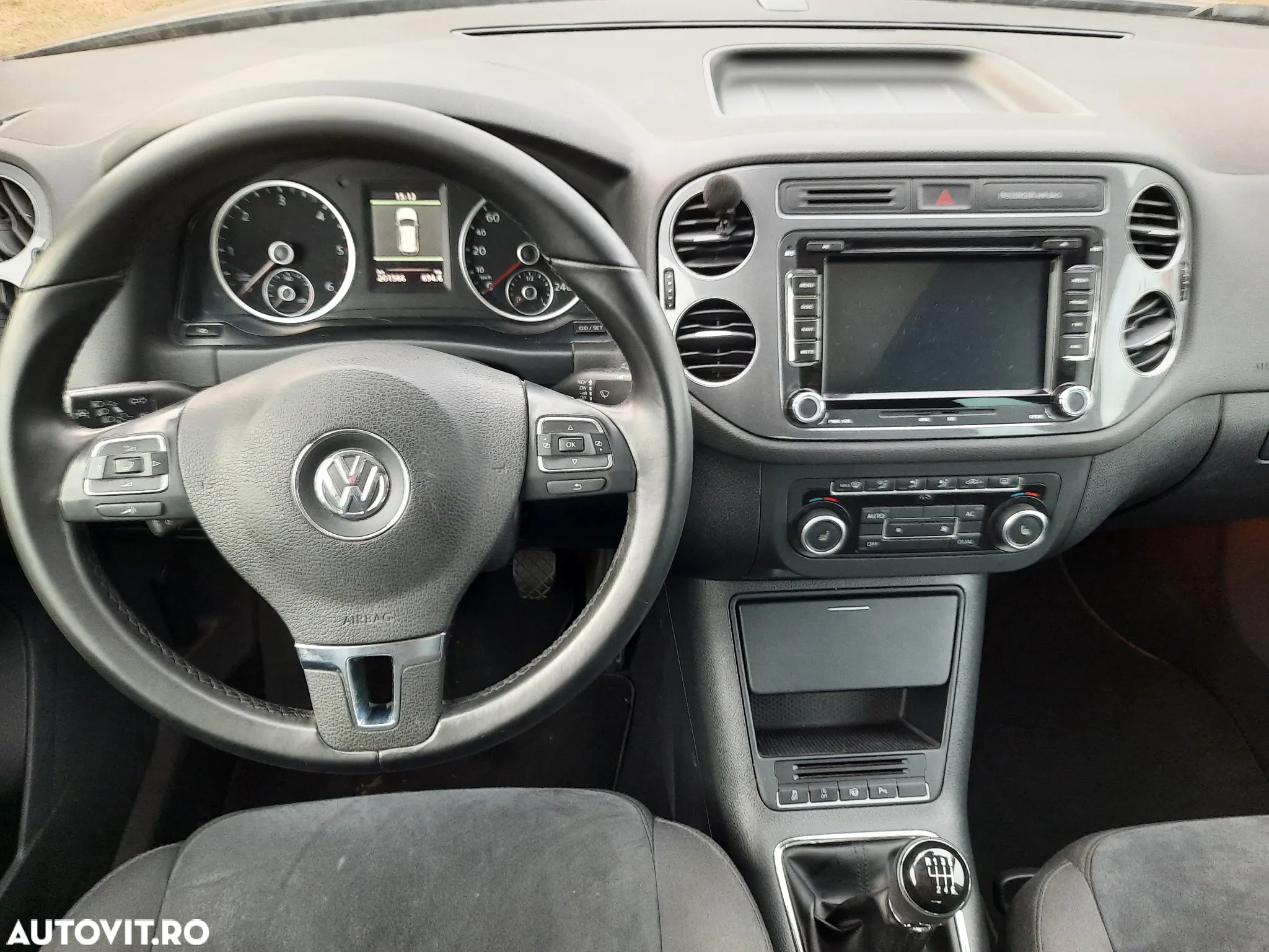 Volkswagen Tiguan 2.0 TDI BMT Sport & Style - 12