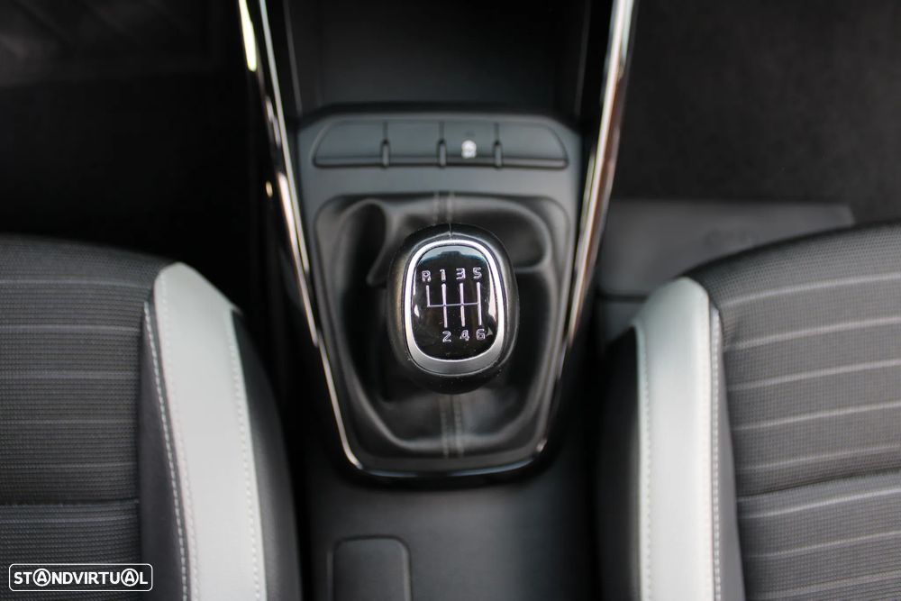 Kia Stonic 1.6 CRDi Easy - 31