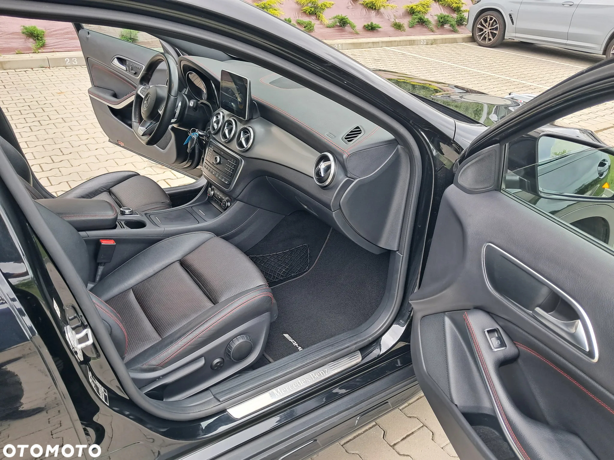 Mercedes-Benz GLA 250 4-Matic AMG Line - 16