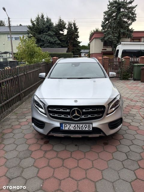 Mercedes-Benz GLA 200 7G-DCT AMG Line - 2