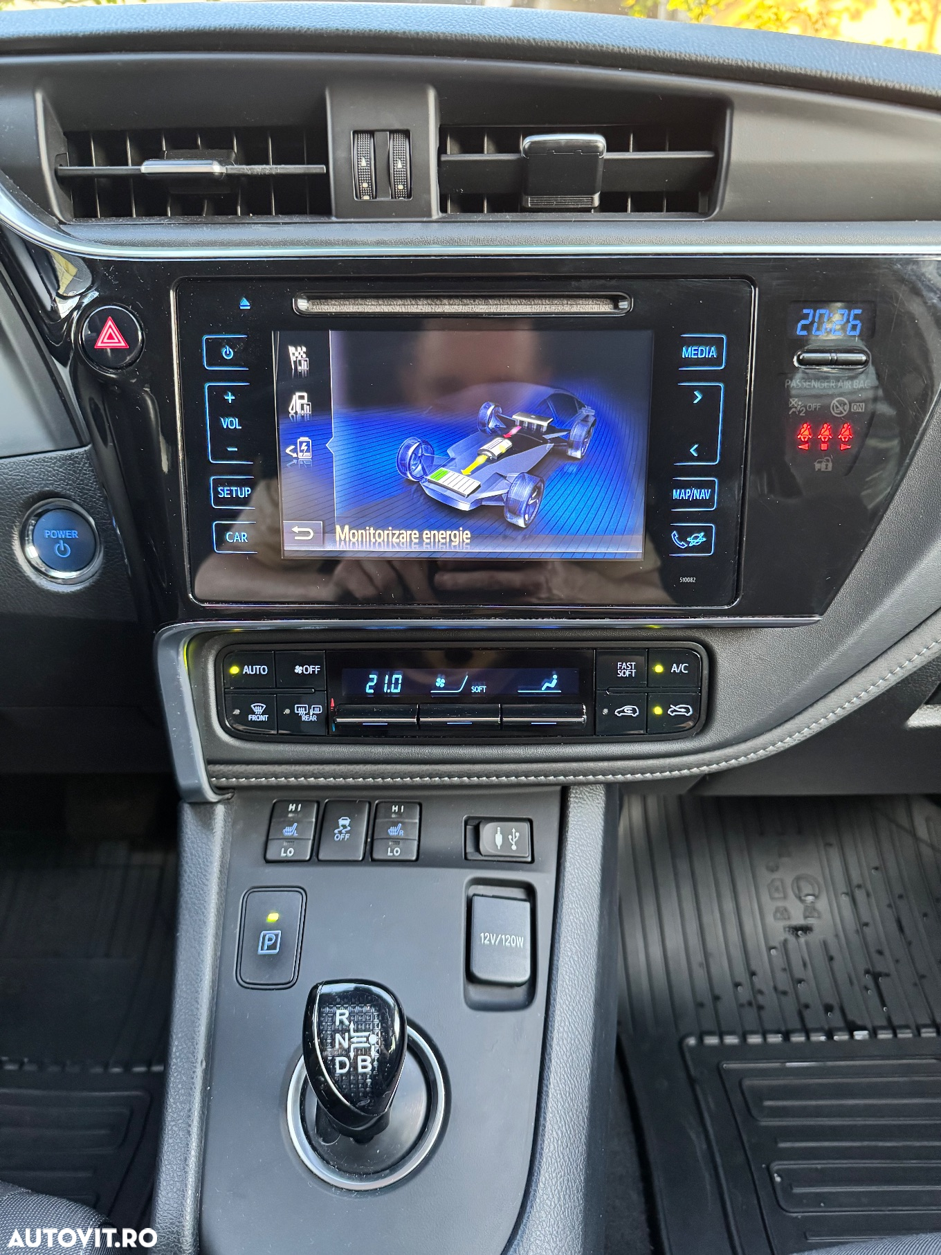 Toyota Auris 1.8 L VVT-i Hybrid Sol - 13