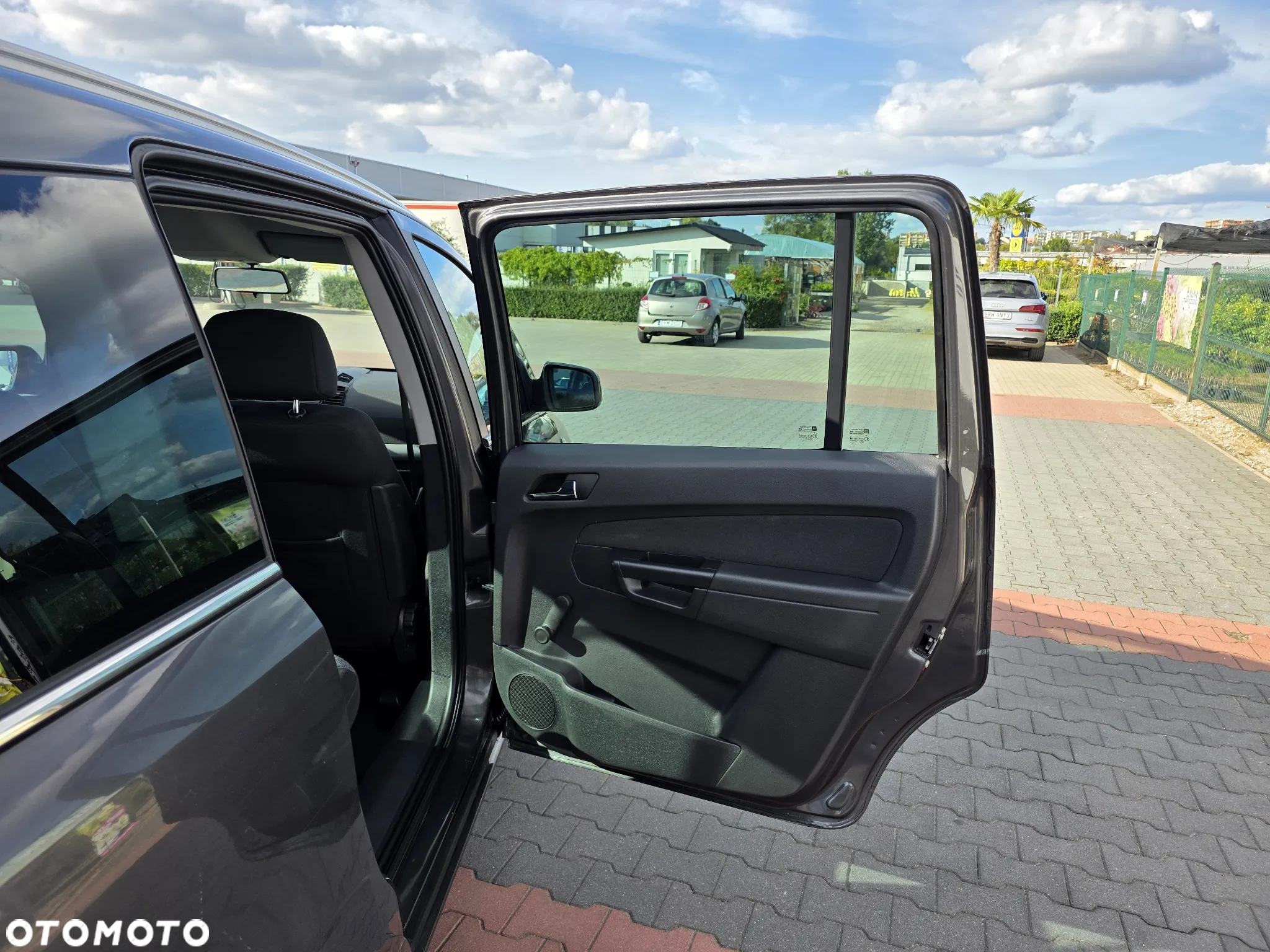 Opel Zafira 1.6 Cosmo - 12