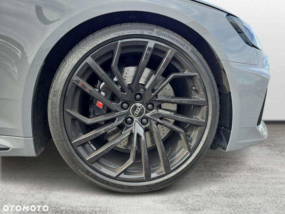Audi RS4 Limousine - 16