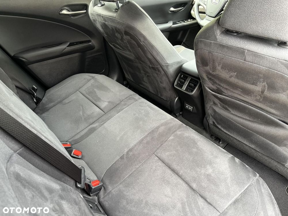 Lexus UX 250h GPF Business AWD - 10