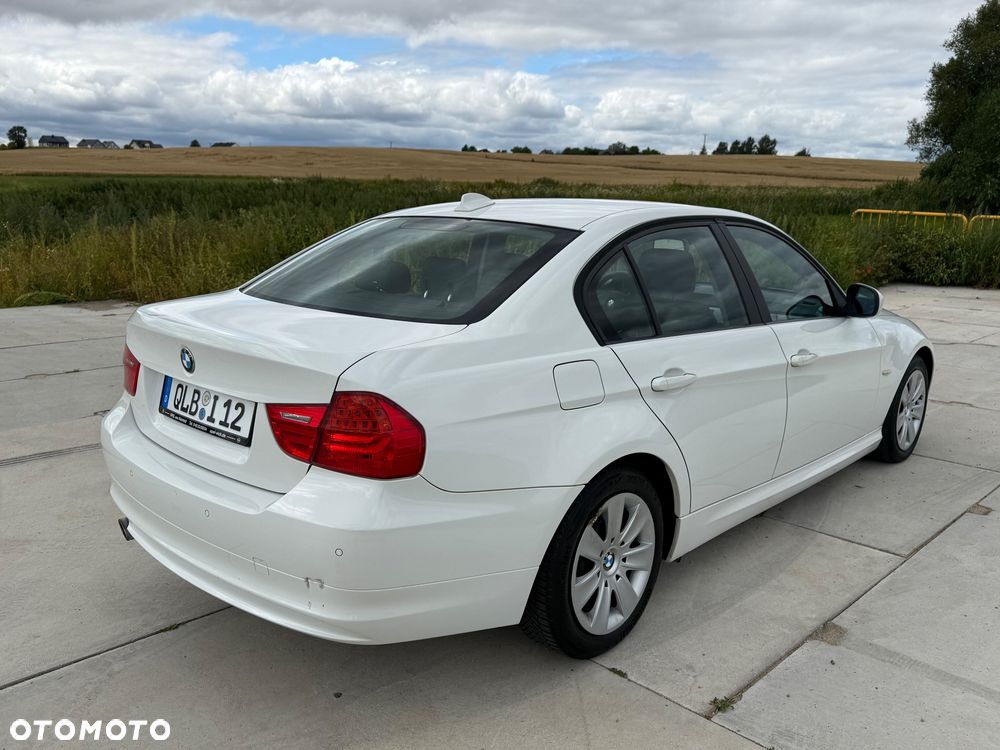 BMW Seria 3 318i Edition Lifestyle - 4