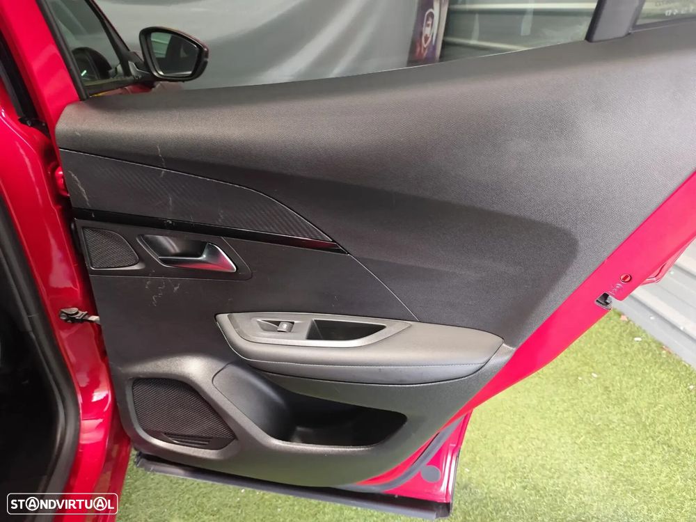 Peugeot 2008 1.2 PureTech Allure Pack - 31