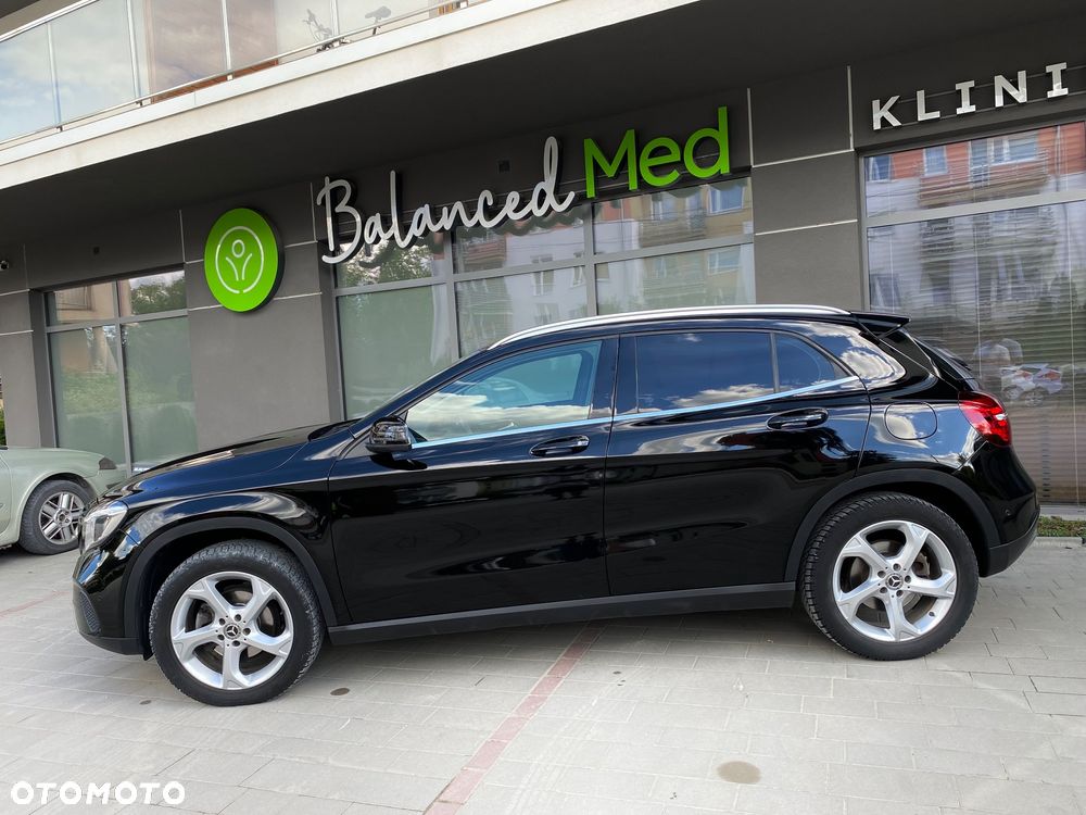 Mercedes-Benz GLA 200 7G-DCT Urban - 3