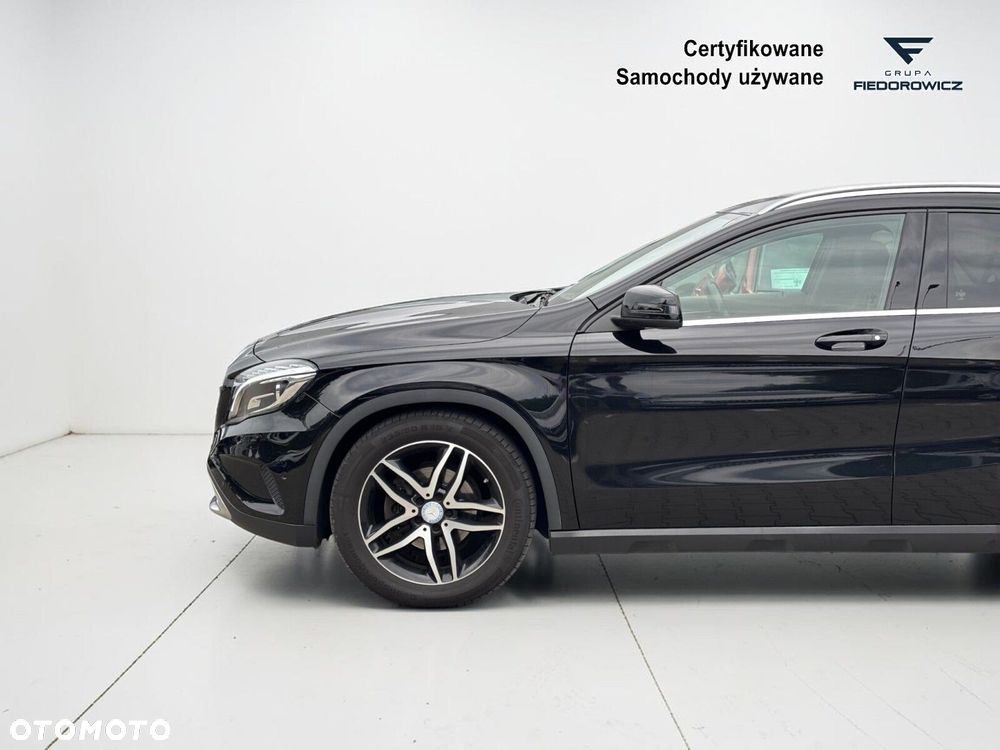 Mercedes-Benz GLA 200 7G-DCT Urban - 5