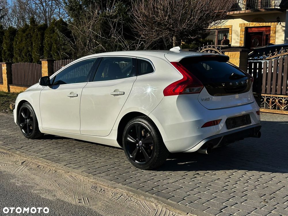 Volvo V40 D2 R Design - 28
